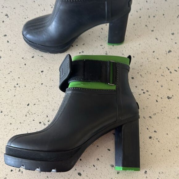 Sorel MEDINA lll Black and Green Rubber Rain Heeled Boots Platform Bold Size 8.5 - Picture 4 of 16
